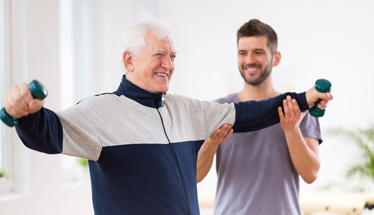 Une activité physique encadrée pour les personnes âgées.
